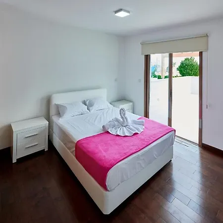 Angie Luxury Ajia Napa